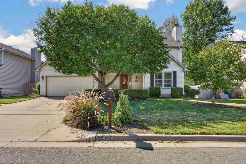 4364 N Eagle Lake Ct, Bel Aire, KS 67220