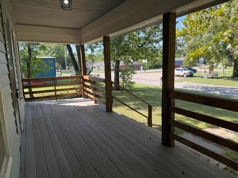 116 S Elm St, Eureka, KS 67045