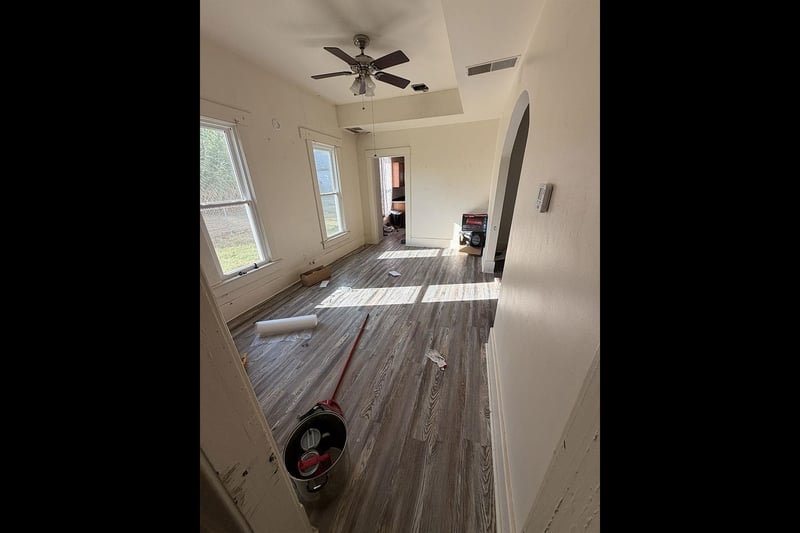 318 W 9th St, Larned, KS 67550