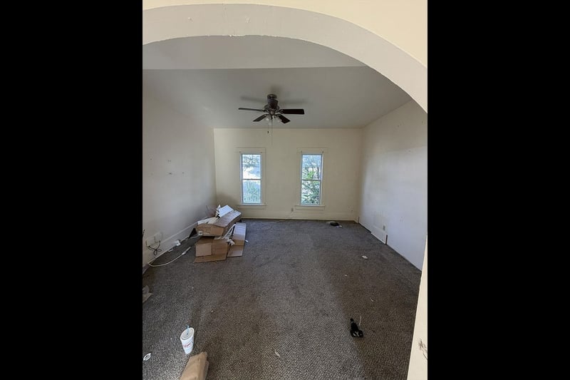 318 W 9th St, Larned, KS 67550