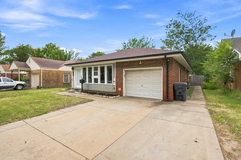 2045 S Estelle Ave, Wichita, KS 67211