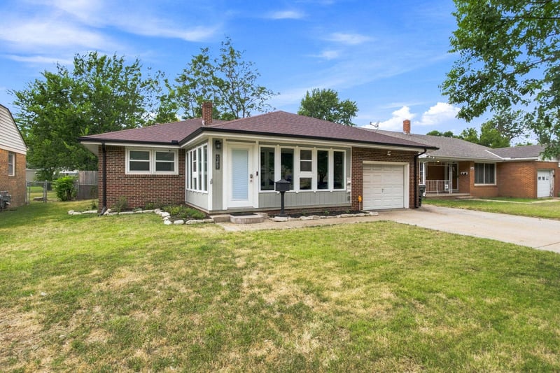 2045 S Estelle Ave, Wichita, KS 67211