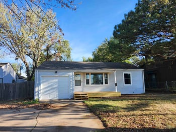 5908 E Kinkaid St, Wichita, KS 67218