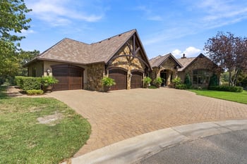 10802 E Glengate Cir, Wichita, KS 67206