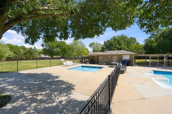 10026 W Yosemite Ct, Wichita, KS 67215