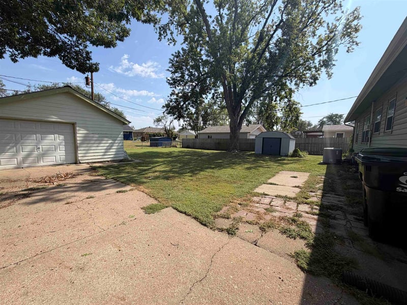 2129 Edward St, Salina, KS 67401
