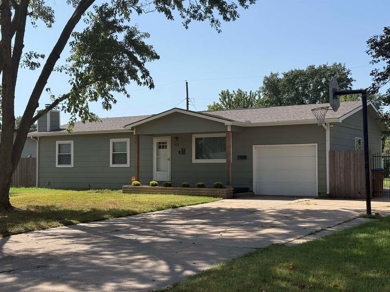 971 N Country Acres, Wichita, KS 67212