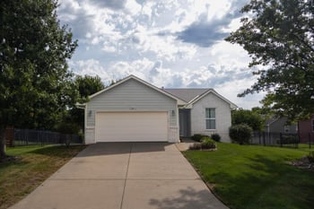 2143 East Quail Hollow St, Derby, KS 67037