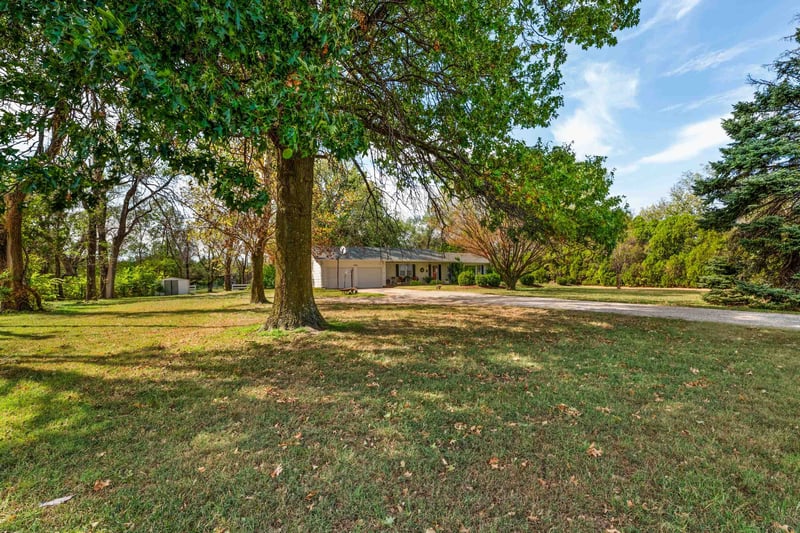 11621 N Ridge Rd, Sedgwick, KS 67135