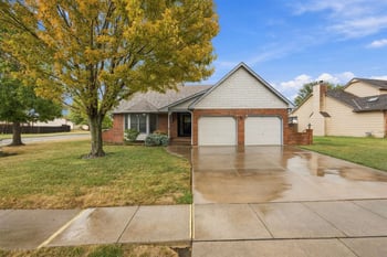 1986 S Longford St, Wichita, KS 67207