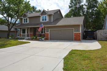 219 E Sandhill Rd, Derby, KS 67037-3835