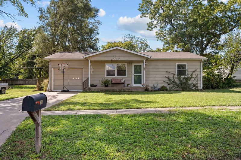 618 N Blaine St, Wellington, KS 67152