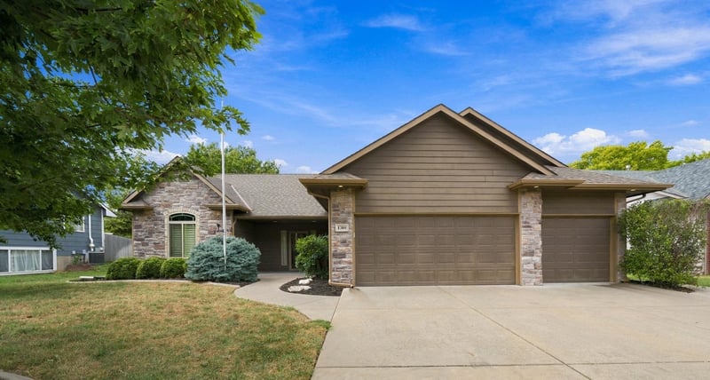 1209 S Arbor Meadows St, Derby, KS 67037