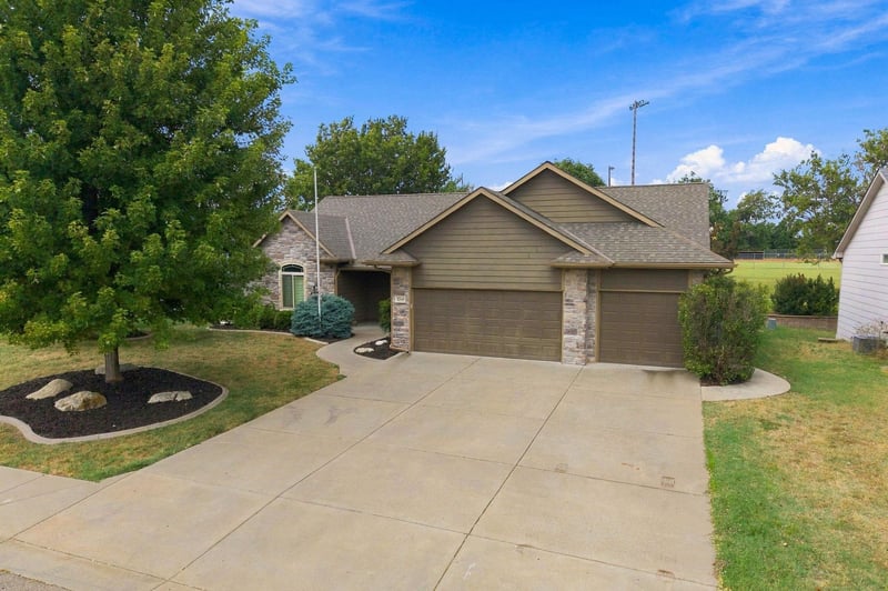 1209 S Arbor Meadows St, Derby, KS 67037