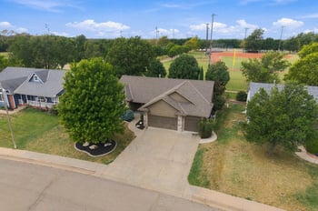 1209 S Arbor Meadows St, Derby, KS 67037