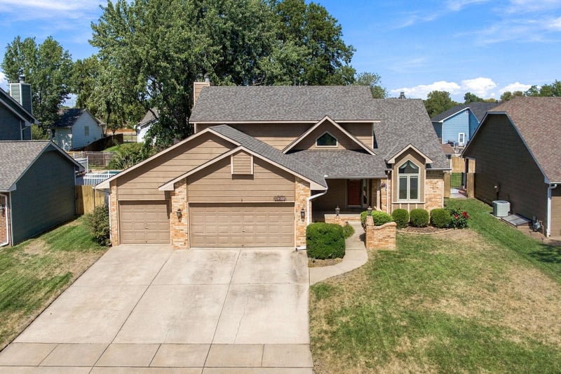 10214 W Jamesburg St, Wichita, KS 67212