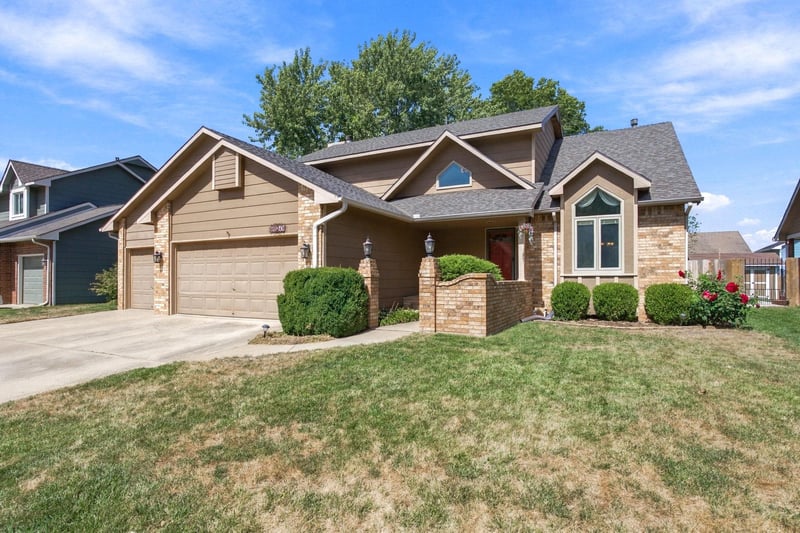 10214 W Jamesburg St, Wichita, KS 67212