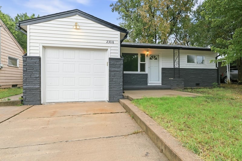 2308 S Belmont St, Wichita, KS 67218-5008