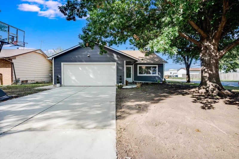 2902 W Maxwell Ave, Wichita, KS 67217-1330