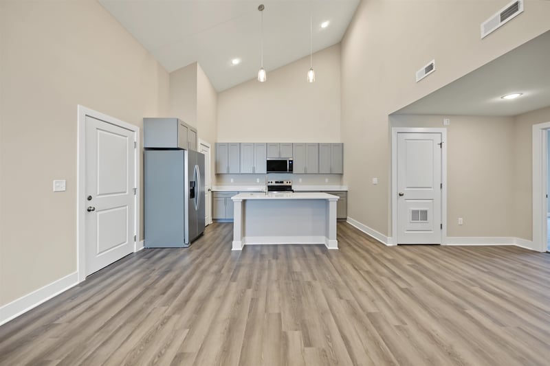 1300 Steve Hawley Ln, Salina, KS 67401