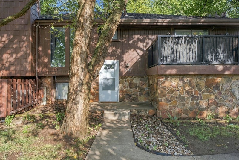 2421 S Yellowstone St #2302, Wichita, KS 67215
