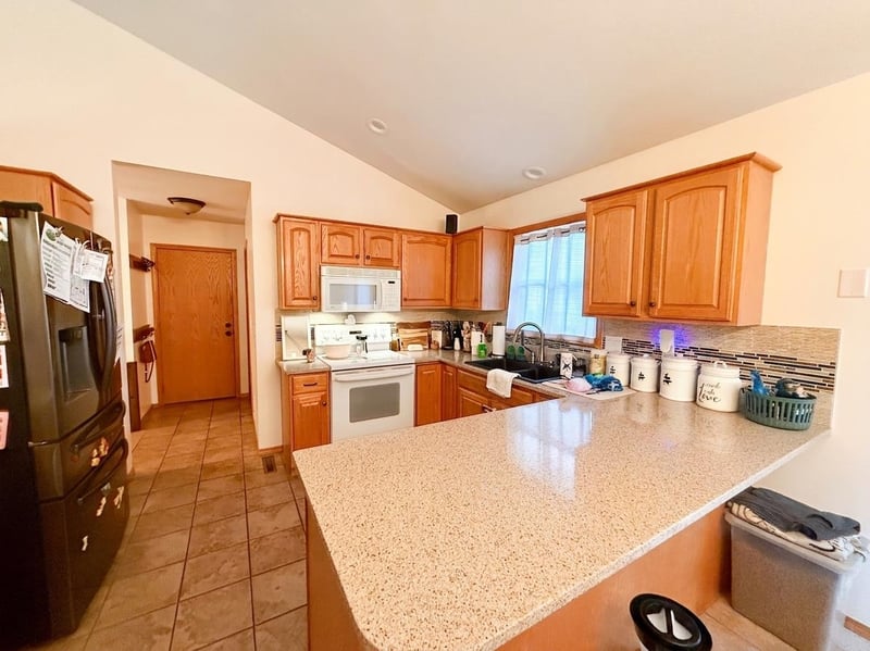 8426 S Minnesota Cir, Haysville, KS 67060