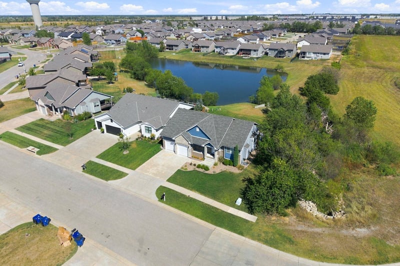 5262 N Rock Springs St, Bel Aire, KS 67226
