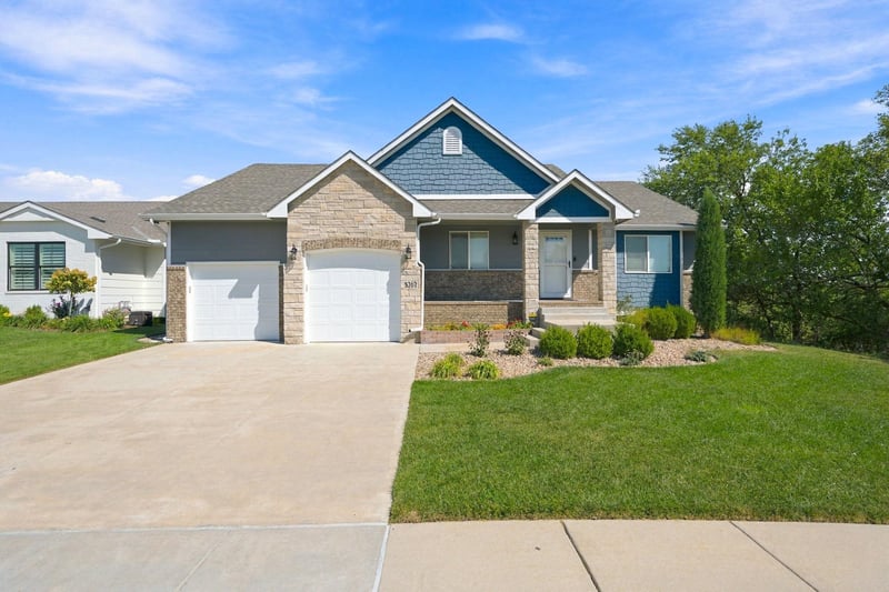 5262 N Rock Springs St, Bel Aire, KS 67226