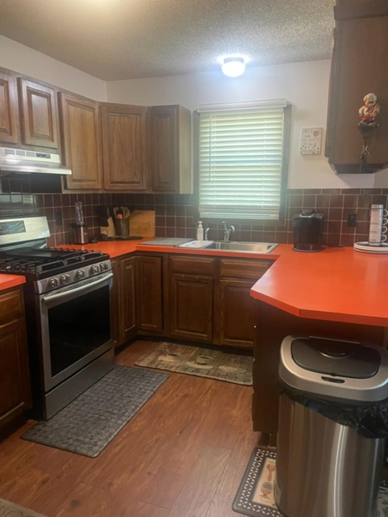 3210 E Navajo Ln, Wichita, KS 67216