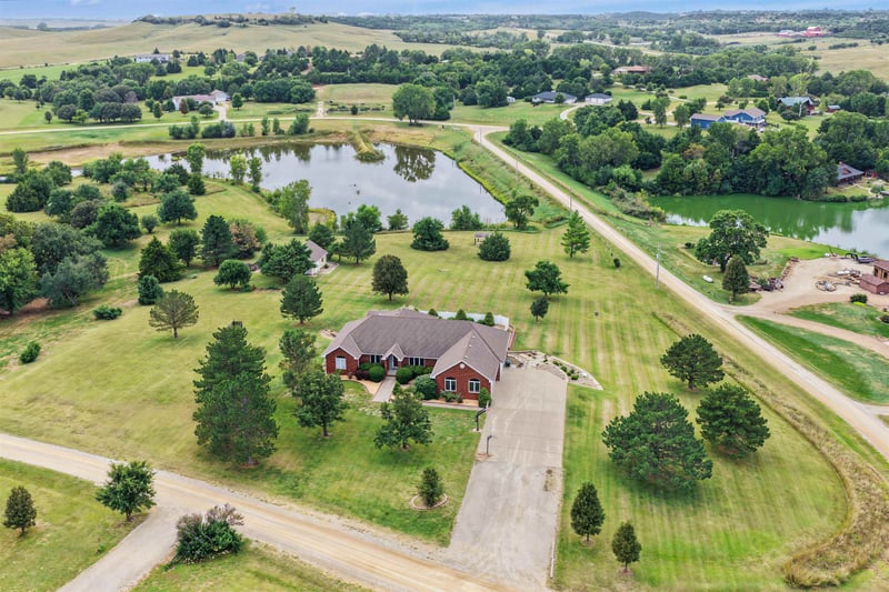1728 Cottonwood, Bennington, KS 67422
