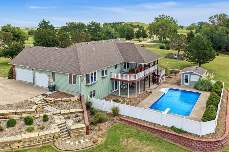1728 Cottonwood, Bennington, KS 67422