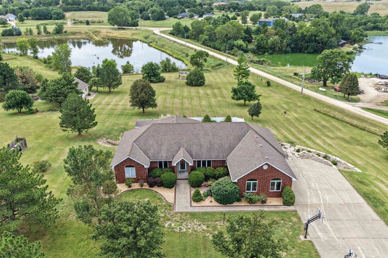 1728 Cottonwood, Bennington, KS 67422