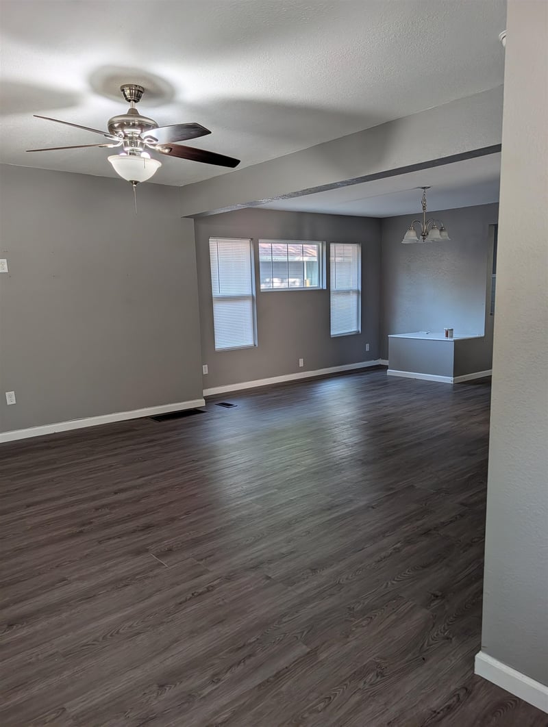 521 W 4th Ave, El Dorado, KS 67042