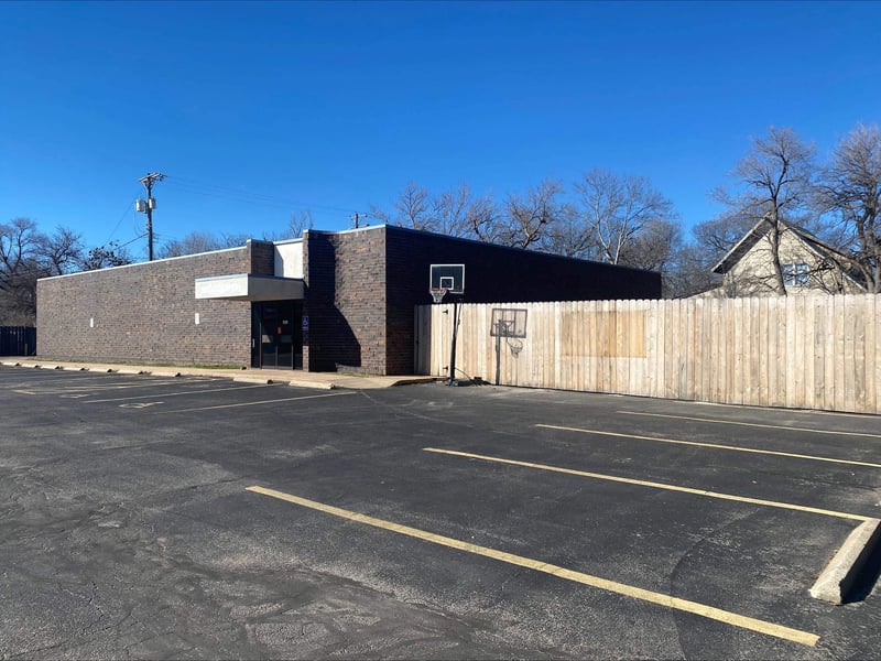 530 E Harry, Wichita, KS 67211