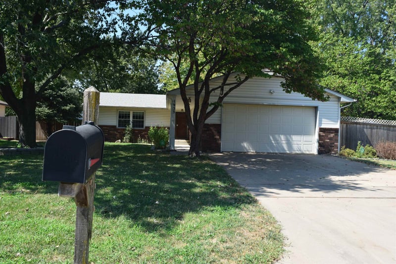 1933 N Reca, Wichita, KS 67212-1217
