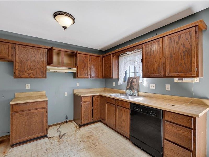 319 W Tomahawk St, Kechi, KS 67067