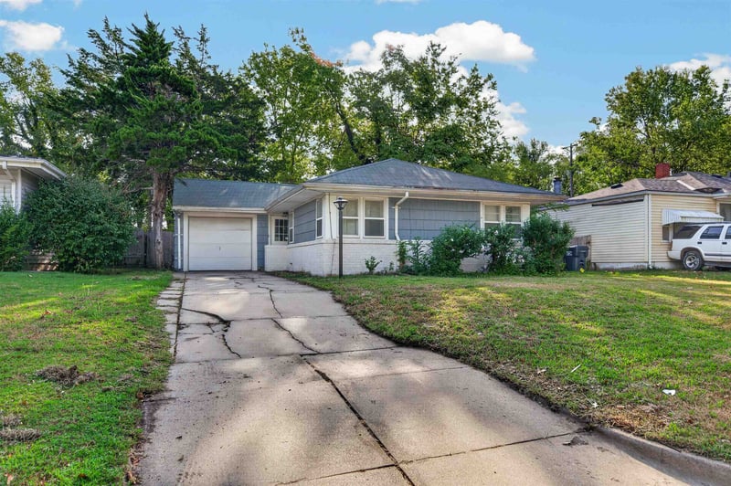 850 N Chautauqua Ave, Wichita, KS 67214