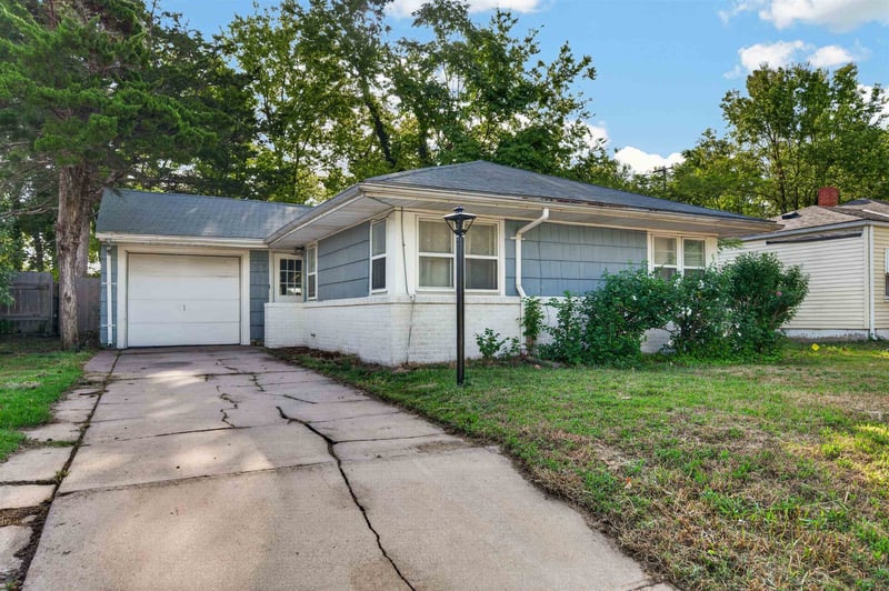 850 N Chautauqua Ave, Wichita, KS 67214