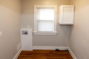 810 S Madison Ave, Wichita, KS 67211-2819