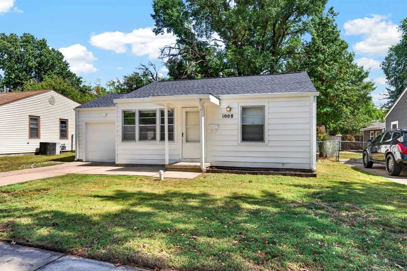 1008 Waverly St, Wichita, KS 67218