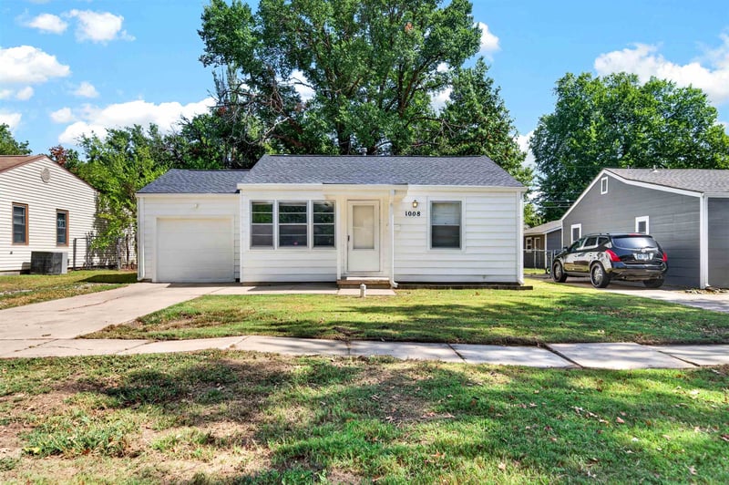 1008 Waverly St, Wichita, KS 67218