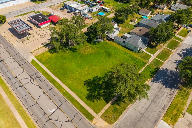 0.40 Acres on E 4th, Hutchinson, KS 67501