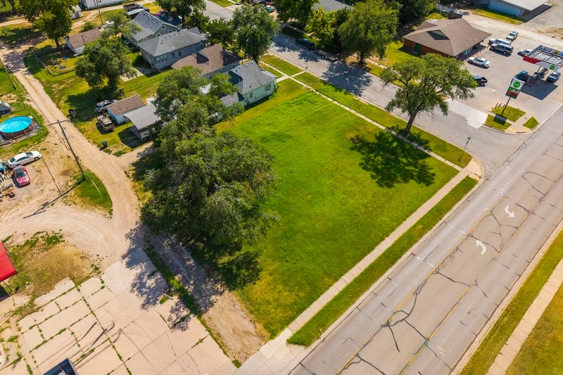 0.40 Acres on E 4th, Hutchinson, KS 67501