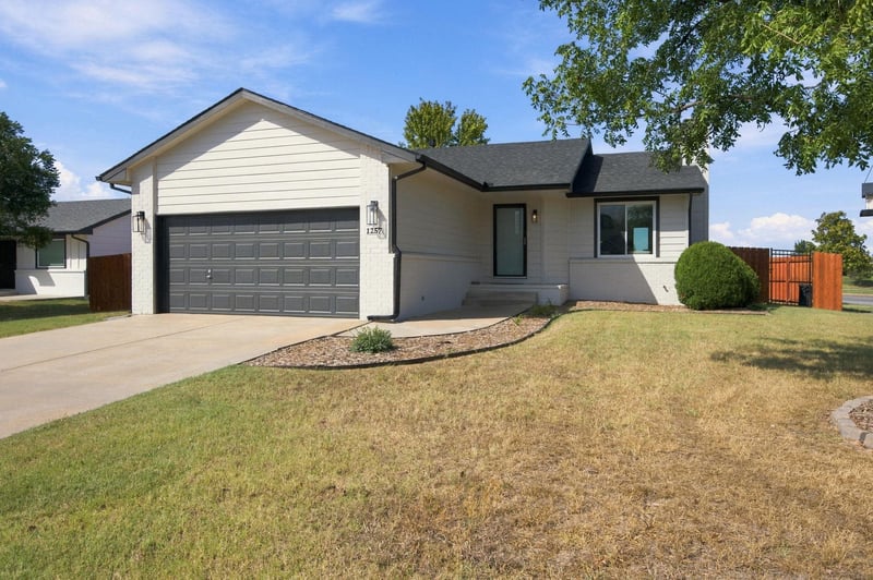 1257 N Seasons St, Goddard, KS 67052