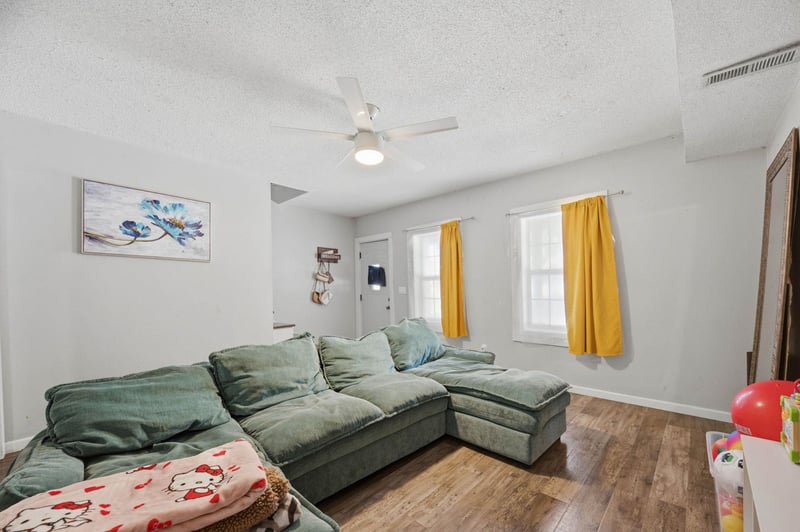 317 W 12th St N, Wichita, KS 67203