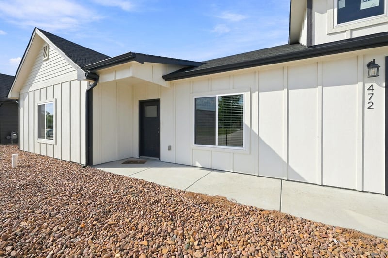 472 E Harper St, Valley Center, KS 67147-8948