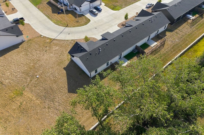 474 E Harper St, Valley Center, KS 67147-8948
