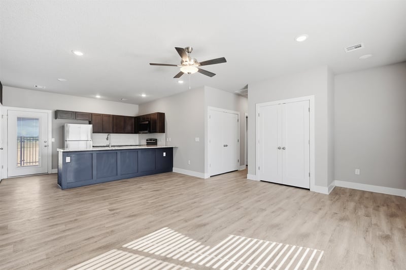 478 E Harper St, Valley Center, KS 67147-8948