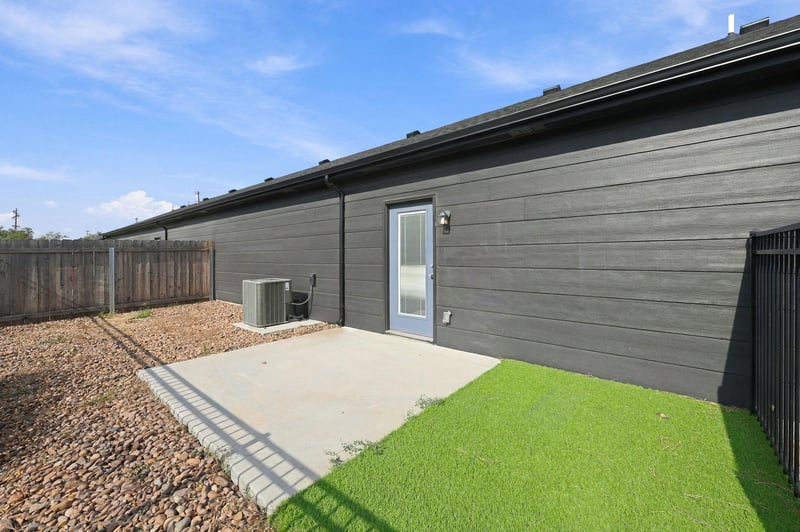 819 S Jay St, Valley Center, KS 67147-8948