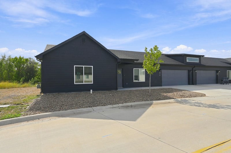 819 S Jay St, Valley Center, KS 67147-8948